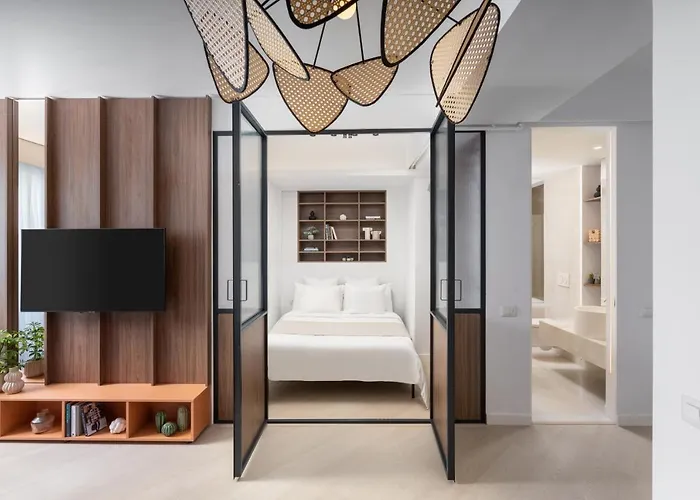 North By Urbanesq Cortina F